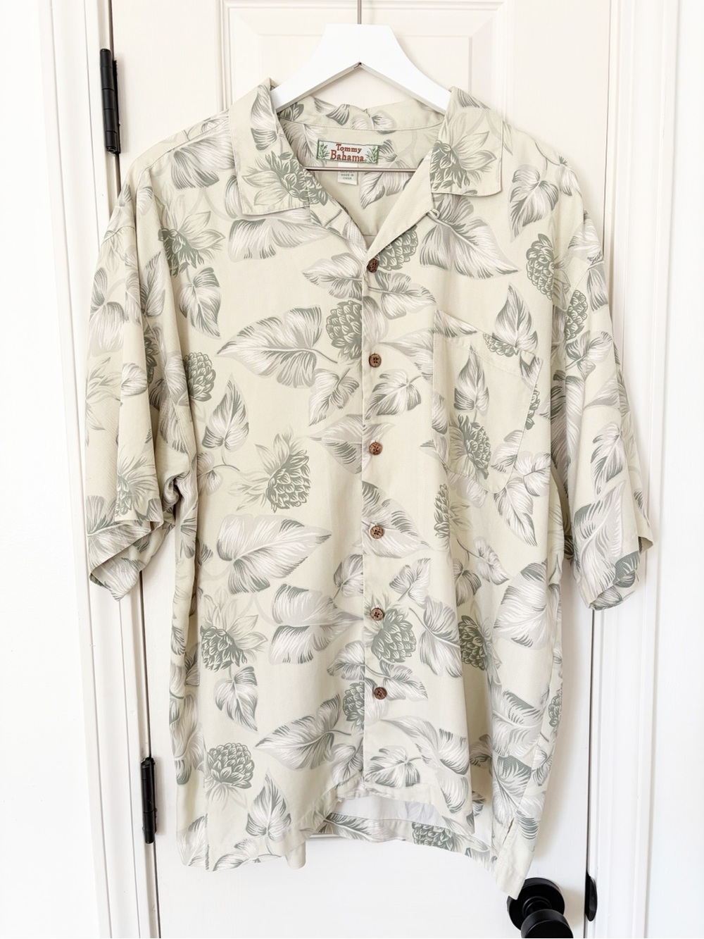 XL • Tommy Bahama 100% silk Beige and Sage Green Tropical Print Camp Shirt